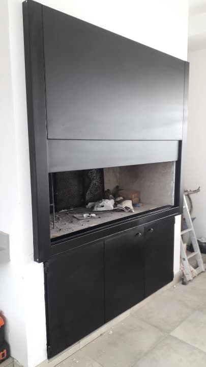 Cerramiento metálico para parrilla
